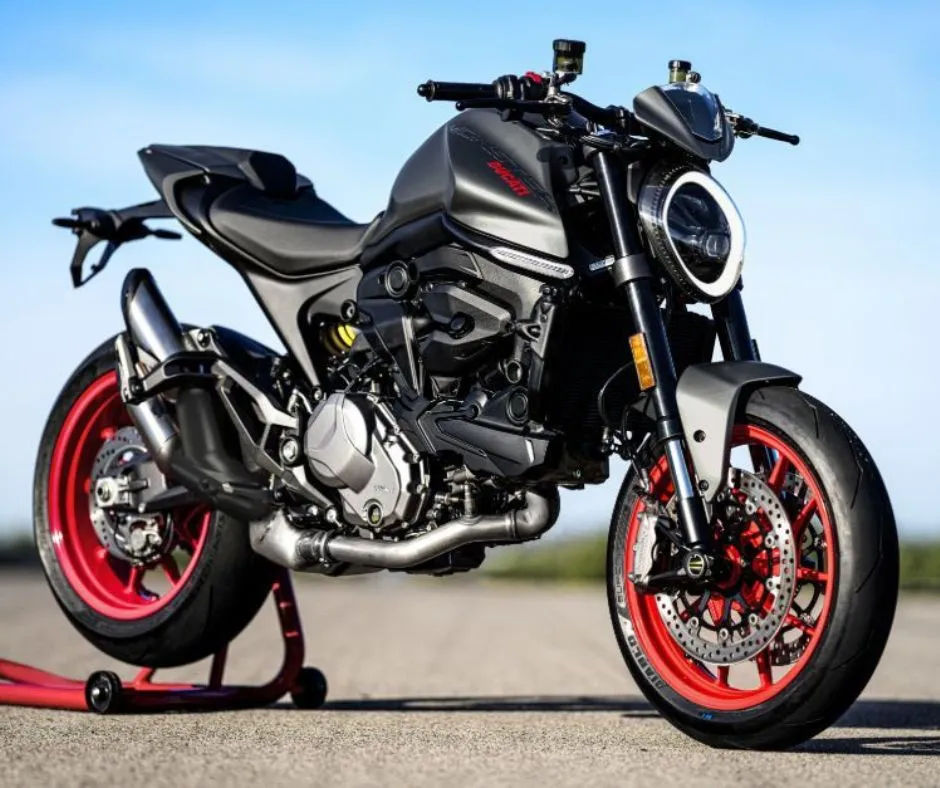 moto deportiva ducati